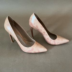 B BRIAN ATWOOD Camel (pink tones) Stiletto.
